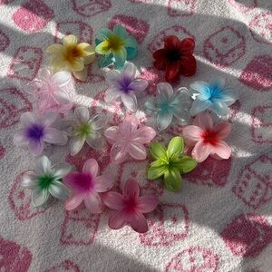 Flower claw clips
